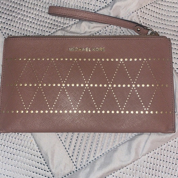 Michael Kors Wristlet - Picture 1 of 7